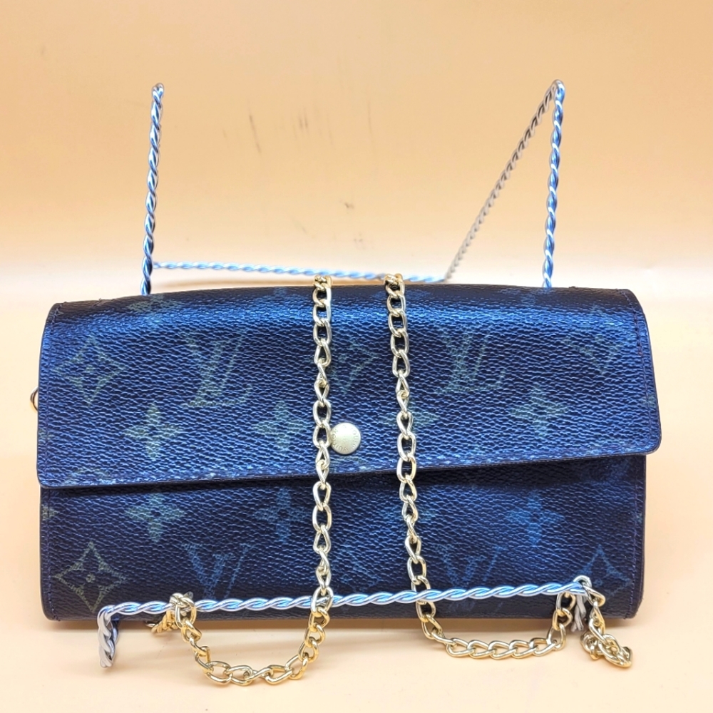 Louis Vuitton Brown Key & Card Holder Luxurious Accessory